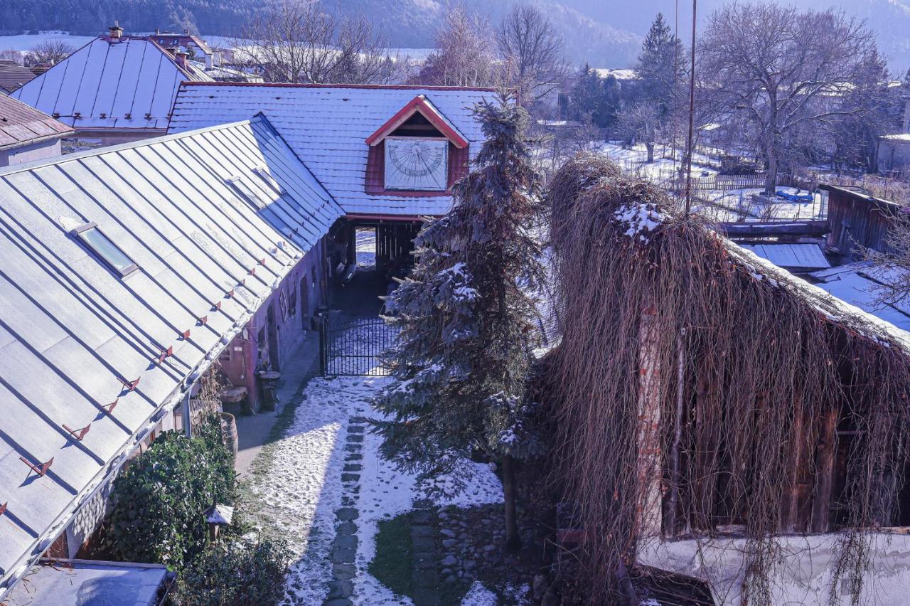 Mnichov Dvor Hotel Slovenska Lupca Exterior foto
